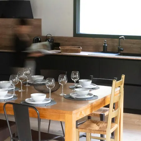 Aux Portes De Chapteuil *